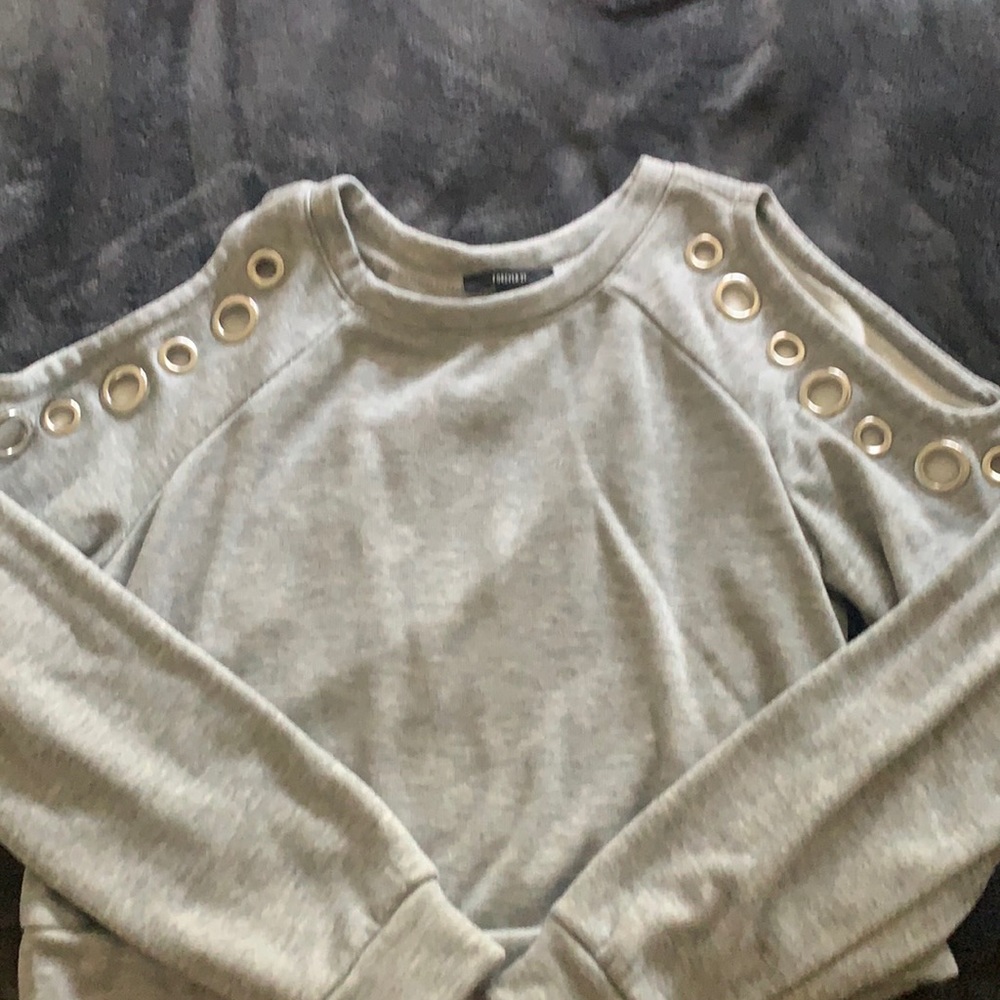 Forever21 longsleeve shirt with open sholder